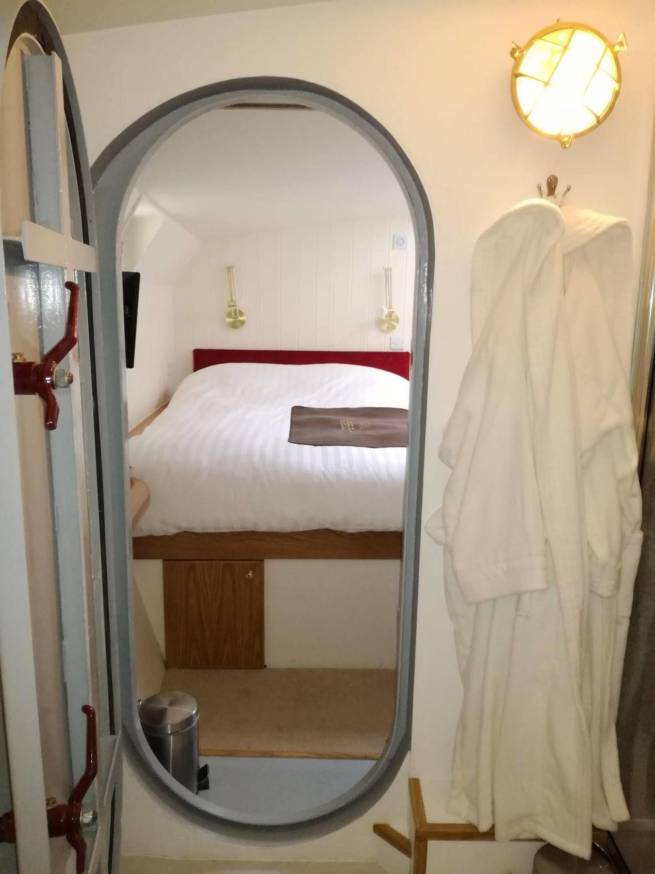 Hotel Barge Waternimf Ely Ngoại thất bức ảnh
